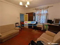 Nerva Traian, 1 apartament si 2 gars. in vila, SU 133 mp, te