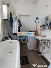 Nerva Traian, 1 apartament si 2 gars. in vila, SU 133 mp, te
