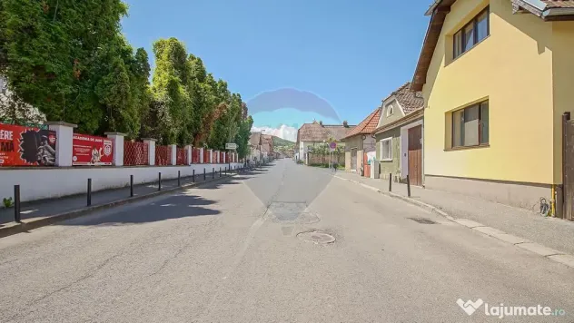 Casă cu 2 apartamente în Brasov, investiție sigură sa...