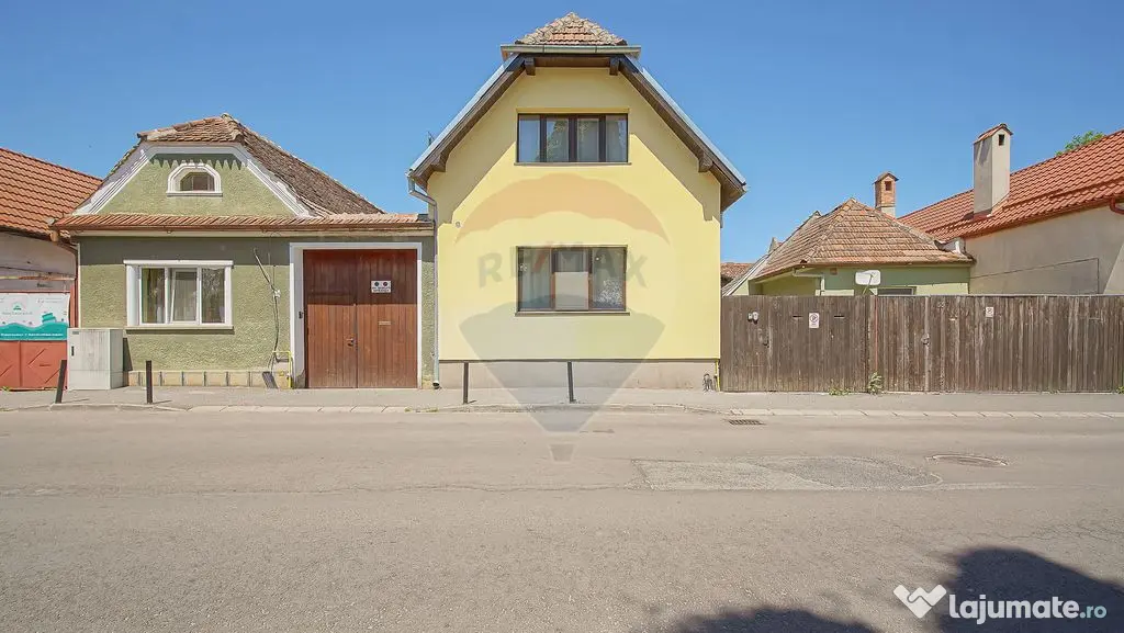 Casă cu 2 apartamente în Brasov, investiție sigură sa...