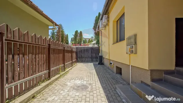 Casă cu 2 apartamente în Brasov, investiție sigură sa...