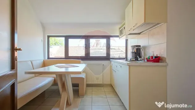Casă cu 2 apartamente în Brasov, investiție sigură sa...