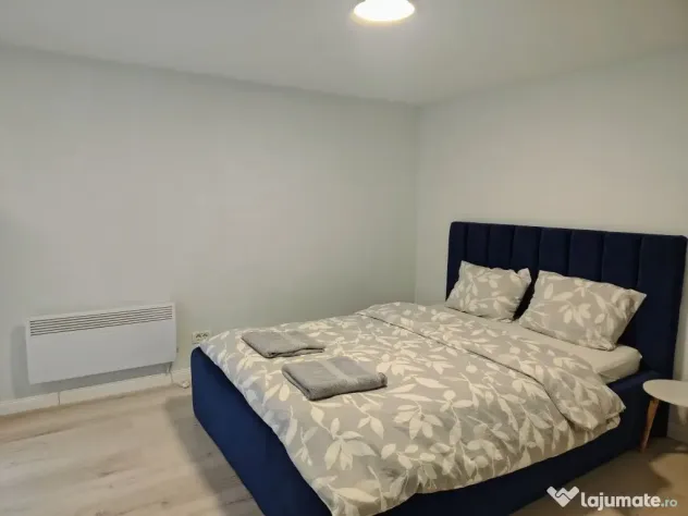 Chirie: apartament ultracentral, 3 camere 450 E neg. Comi...
