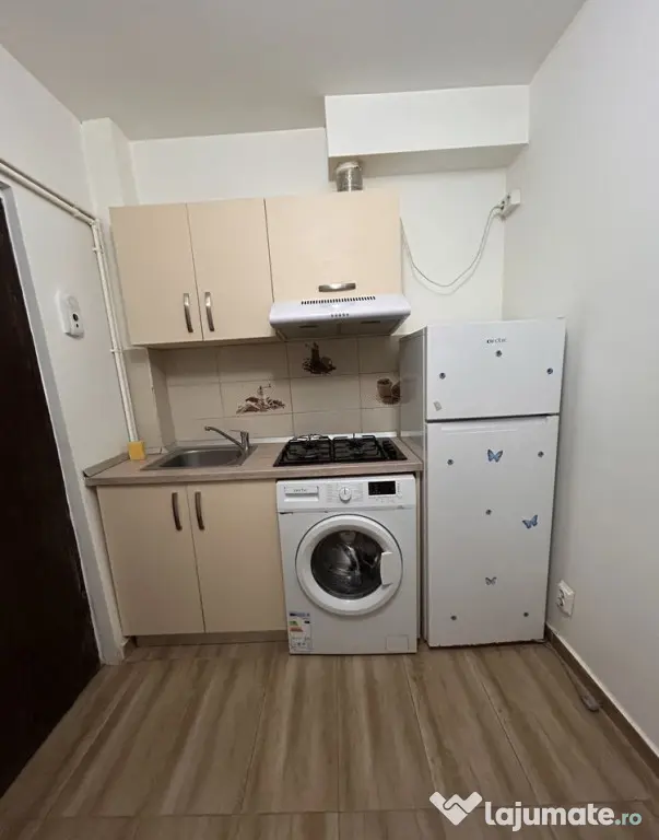 250 euro!!!!Garsoniera moderna! Zona Nicolina-Podu Ros