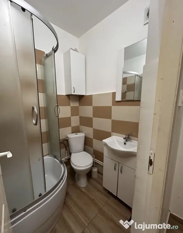 250 euro!!!!Garsoniera moderna! Zona Nicolina-Podu Ros