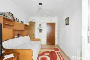 Apartament decomandat 4 camere - etaj intermediar - Cartie