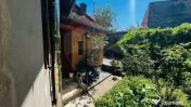 Apartament cu 2 camere de vânzare la curte comune