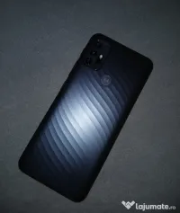 Telefon Motorola Moto G10, 4GB RAM și 64GB stocare.