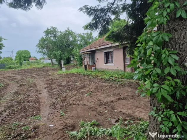 TEREN 828 MP + CASA 63 mp demolabila, Fundeni - Frunzaresti,