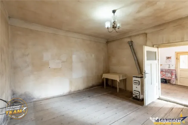 Casa din lemn, teren 384 mp: oportunitate renovare, Simeria