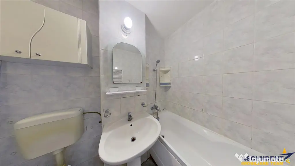 Decomandat, 3 camere, 2 bai, spatiu verde, mobilat, utilat,