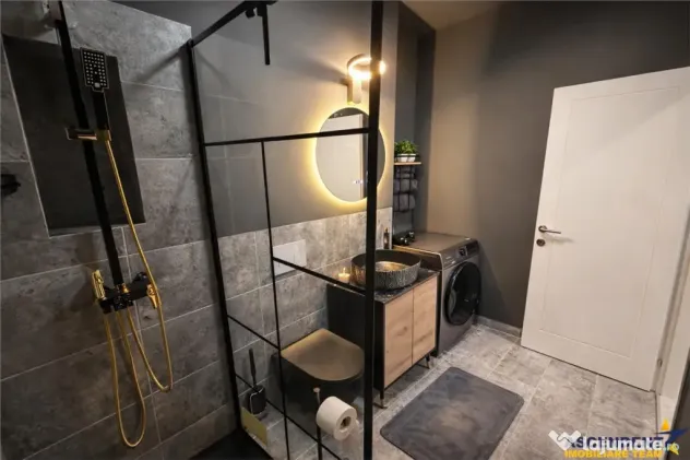 FILM!Boutique LUX, terasa cu view, design de colectie,dotari