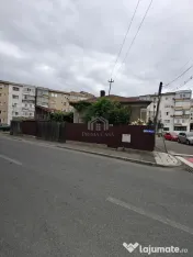 Proprietate cu potențial comercial – casă și teren în zona centrala 