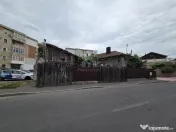 Proprietate cu potențial comercial – casă și teren în zona centrala 