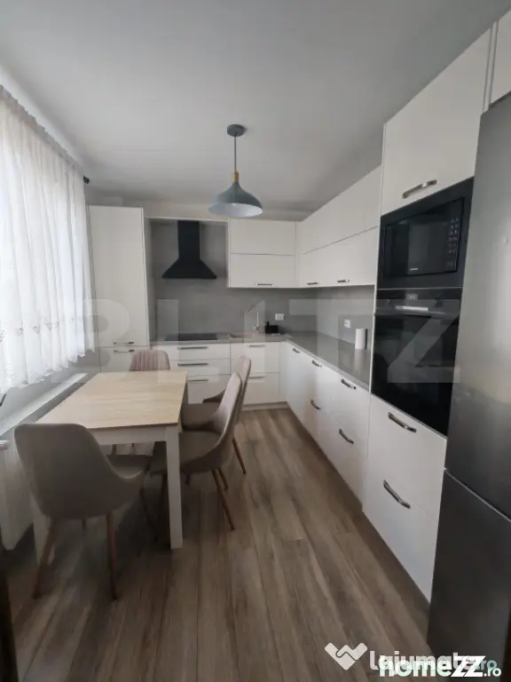 Apartament 3 camere de vanzare cu parcare inclusa, zona Subc - Bistrita (Bistrita-Nasaud)