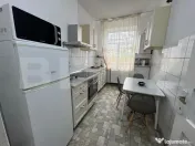 Apartament de inchiriat, 3 camere, decomandat, zona Ramada 