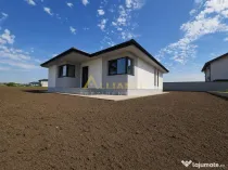 Casa parter- 4 camere- 600m de autobuz- 2km de metrou-pod-be