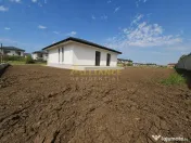 Casa parter- 4 camere- 600m de autobuz- 2km de metrou-pod-be 