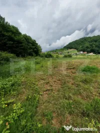 Teren de vânzare – 11 ari, zona Dealul Jelnei. 