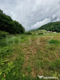Teren extravilan de vânzare, 1.100 mp - zona Dealul Jelnei