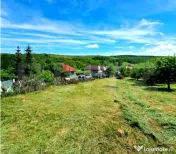 Teren intravilan 1.518 mp în Feleacu – Confort, natură 