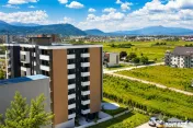 10.000mp intravilan, front la doua strazi, configuratie avan 