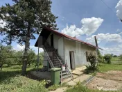 Teren cu livada si la populat cu peste, 37.620 mp, zona Oar 