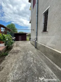 Casă individuală, teren generos 838 mp în Dâmbu Rotund