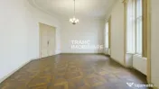 Apartament Central pe 3 niveluri construit de familia Neu... 