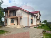 Casă / Vilă 7 camere Garoafa