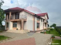 Casă / Vilă 7 camere Garoafa 