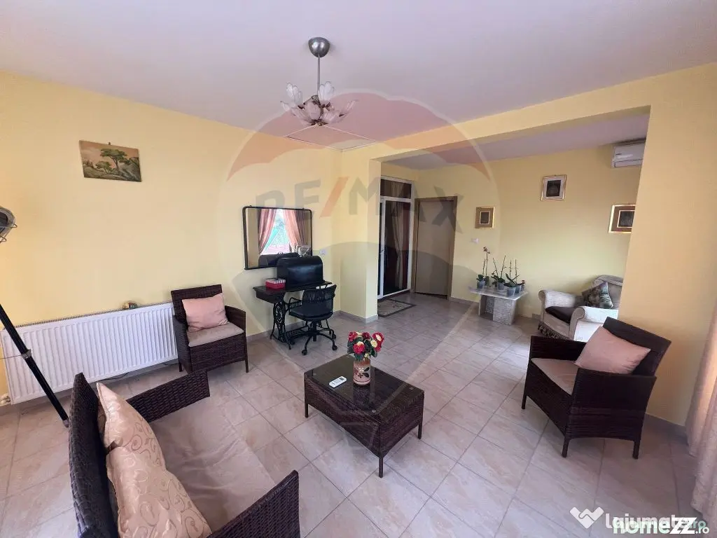 Casă / Vilă 7 camere Garoafa