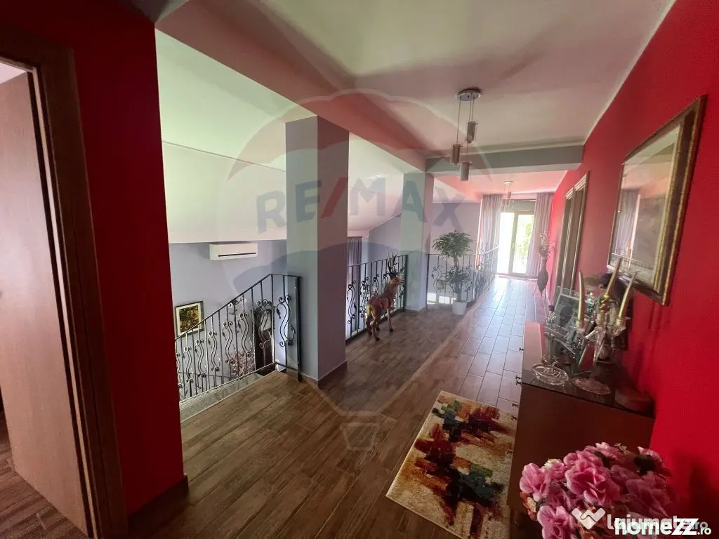 Casă / Vilă 7 camere Garoafa