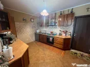 Casă / Vilă 7 camere Garoafa