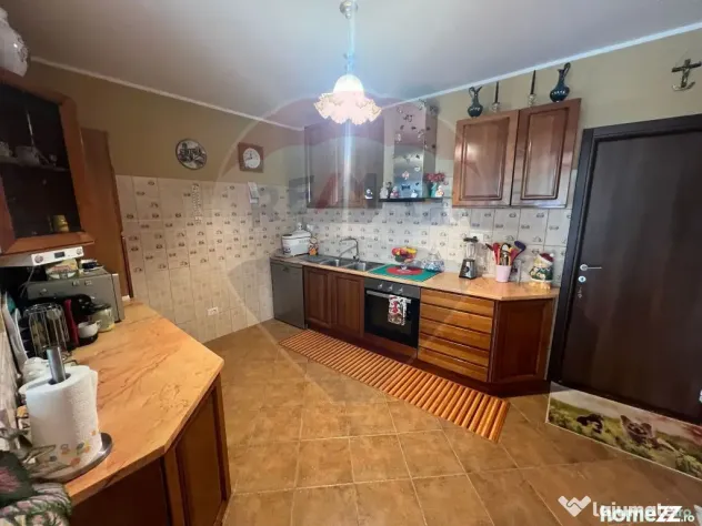 Casă / Vilă 7 camere Garoafa