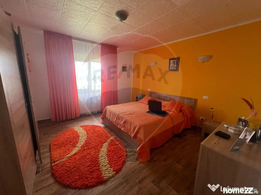 Casă / Vilă 7 camere Garoafa