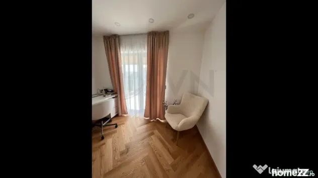 Apartament 4 camere de vanzare