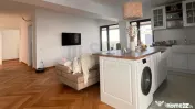 Apartament 4 camere de vanzare 