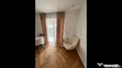Apartament 4 camere de vanzare 