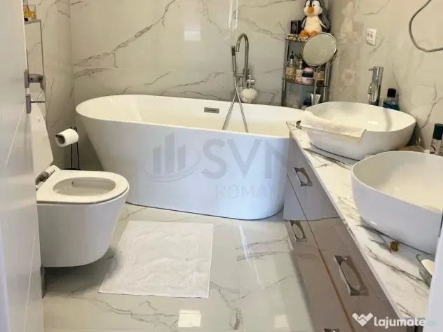 Apartament 4 camere de vanzare