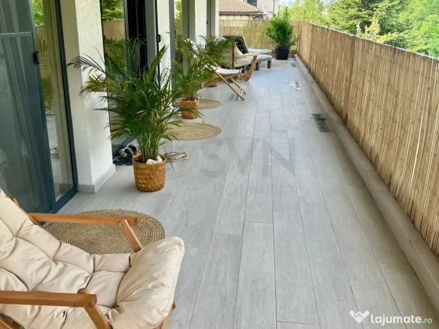 Apartament 4 camere de vanzare