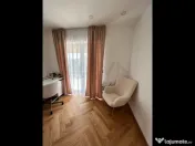 Apartament 4 camere de vanzare 