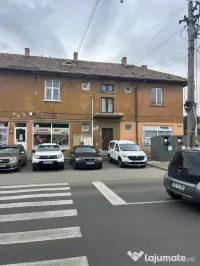 Vând apartament 1 decembrie