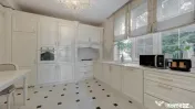 Vila superba cu piscina Otopeni drum privat