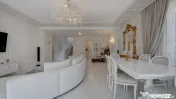 Vila superba cu piscina Otopeni drum privat