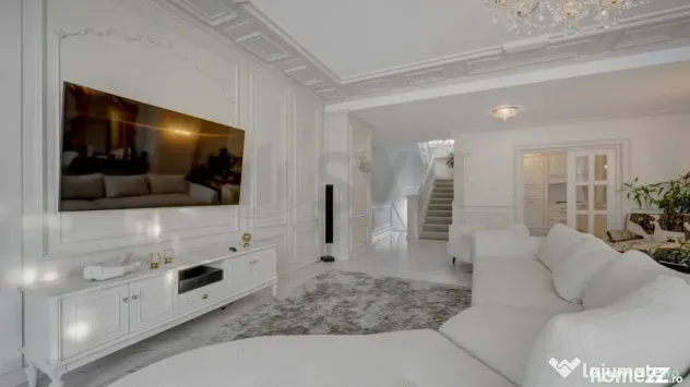 Vila superba cu piscina Otopeni drum privat