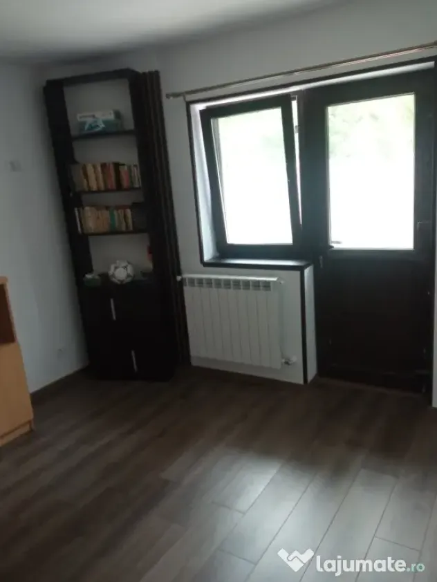 Vând apartament decomandat în Dancu