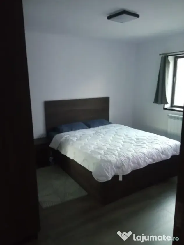 Vând apartament decomandat în Dancu