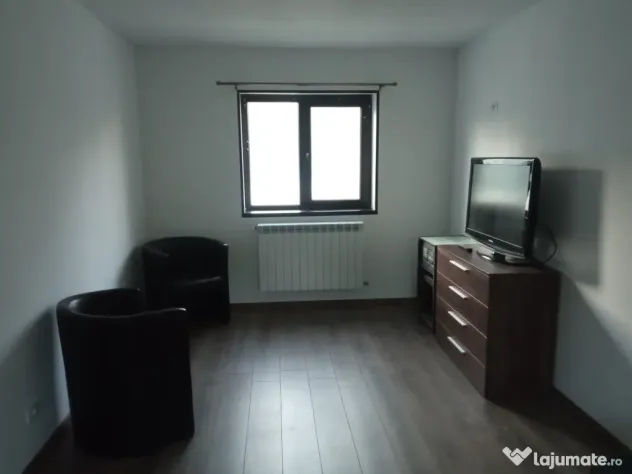 Vând apartament decomandat în Dancu
