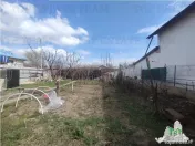Teren generos 700 mp, include casa cu panouri fotovoltaice,